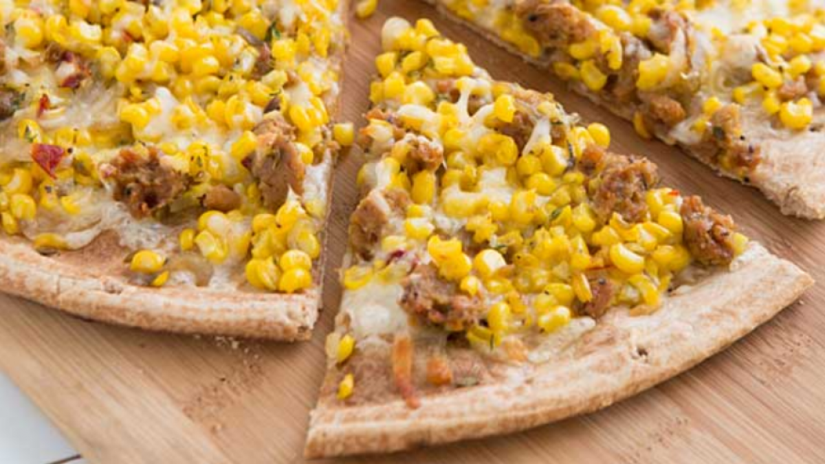 Biar Nggak Bosan, Yuk Cobain Bikin Sweet Corn Tuna Pizza