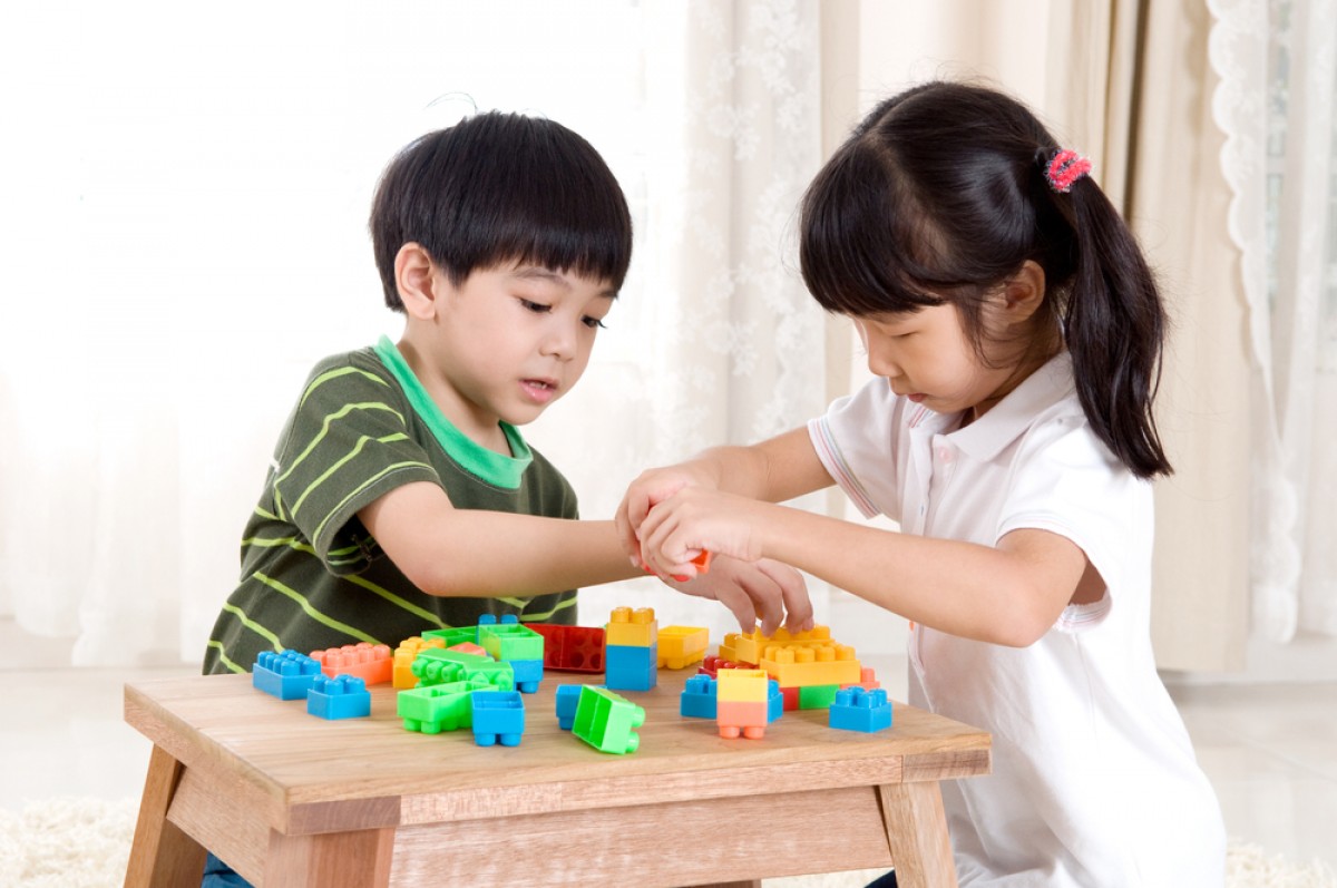 Benarkah Mainan Bisa Menstimulasi Kecerdasan Anak