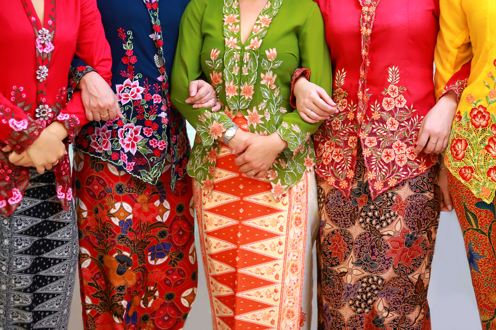 Tips Menjaga Warna Pakaian Batik Tetap Cerah