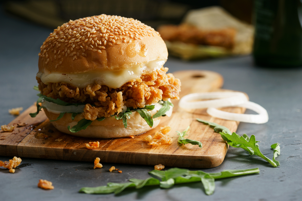 Homemade Burger Ayam, Lezat dan Sehat untuk Bekal Sekolah Si Kecil