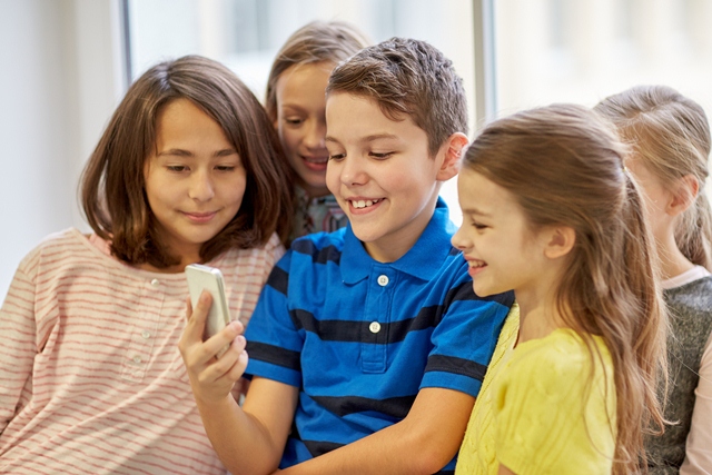 Mengasuh anak di dunia digital