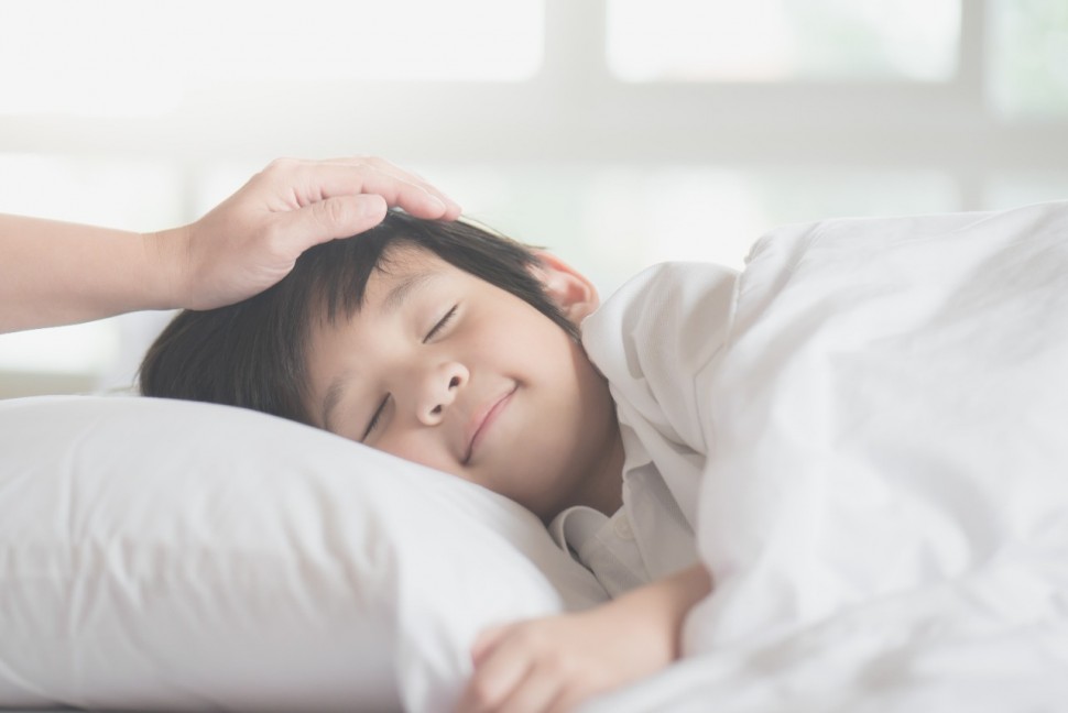 Cara Mudah Melatih Si Kecil untuk Tidur Sendiri