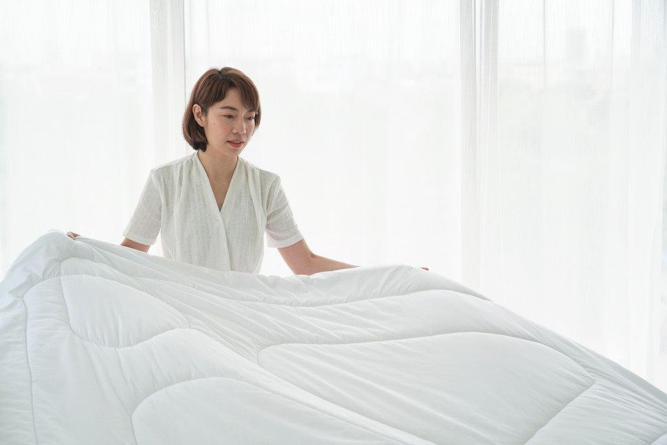 Cara Mudah Mencuci Bed Cover Sendiri di Rumah