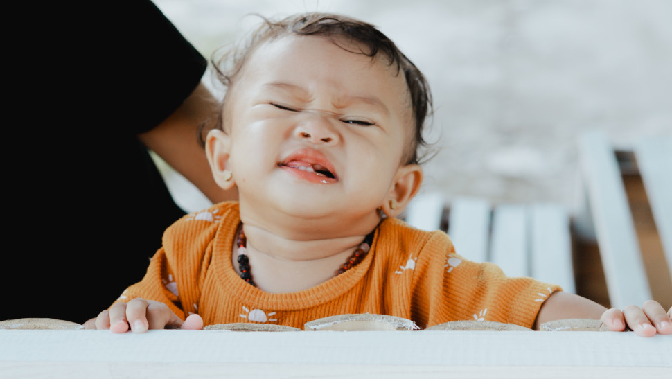Cek dan Lakukan Ini Saat Si Kecil Terlalu Sering Berkedip